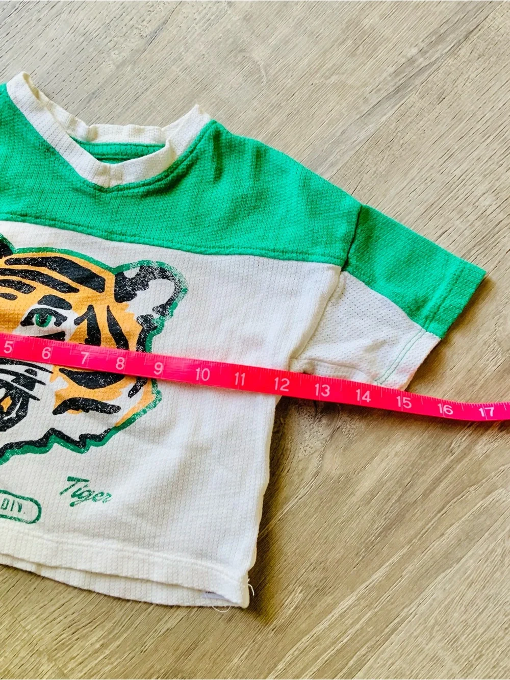 Old Navy Easy Tiger Graphic Top Boys 2T